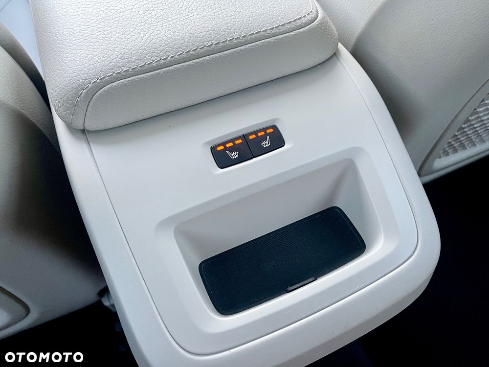 Volvo XC 60 D4 Momentum Pro - 32