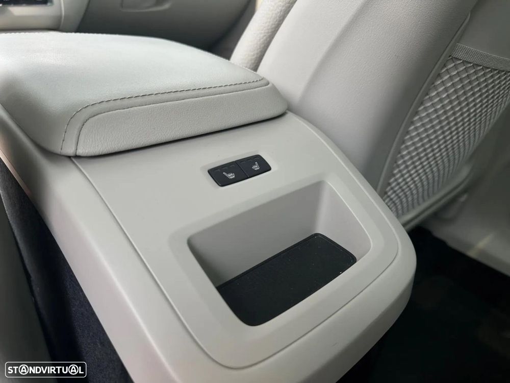 Volvo XC 60 2.0 T6 PHEV Plus Bright AWD - 33
