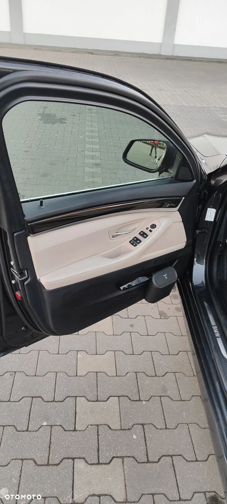 BMW Seria 5 525d xDrive - 8