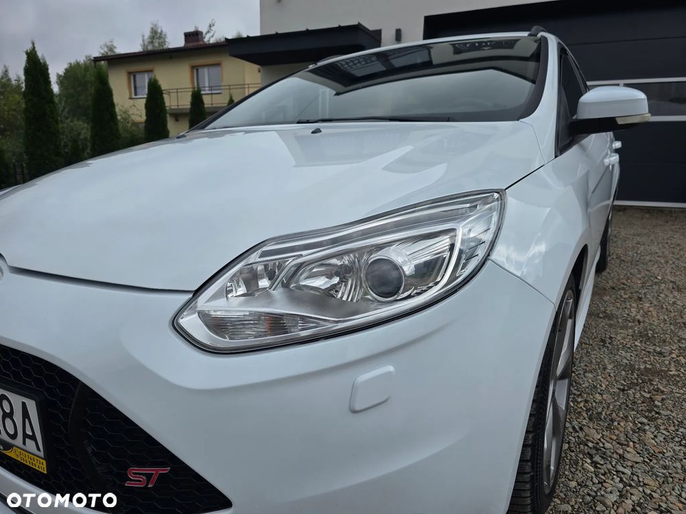 2013 Ford Focus 2.0 EcoBoost ST mit Leder-Sport-Paket, photograph 12