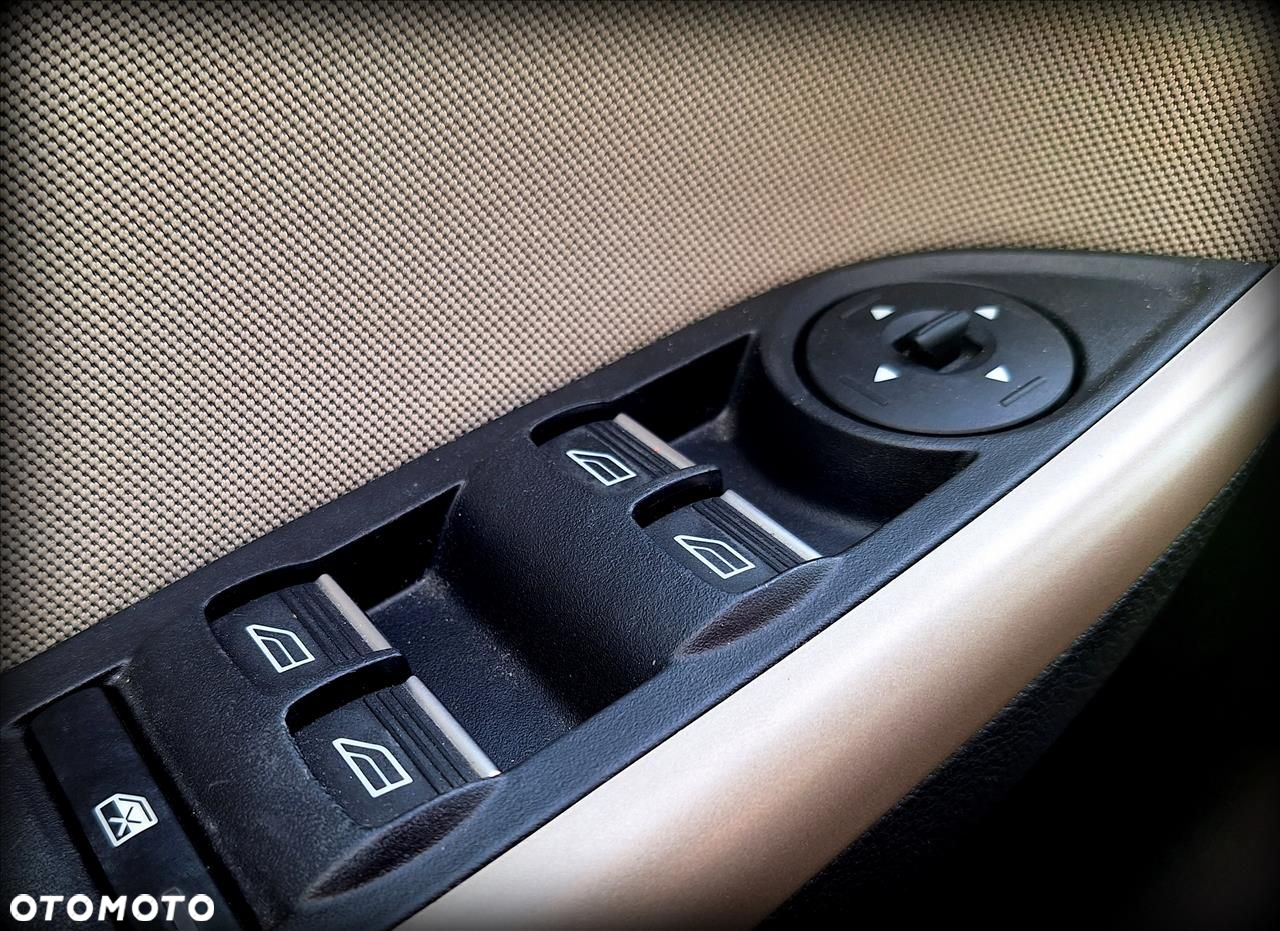 Ford Focus 1.6 Trend - 10