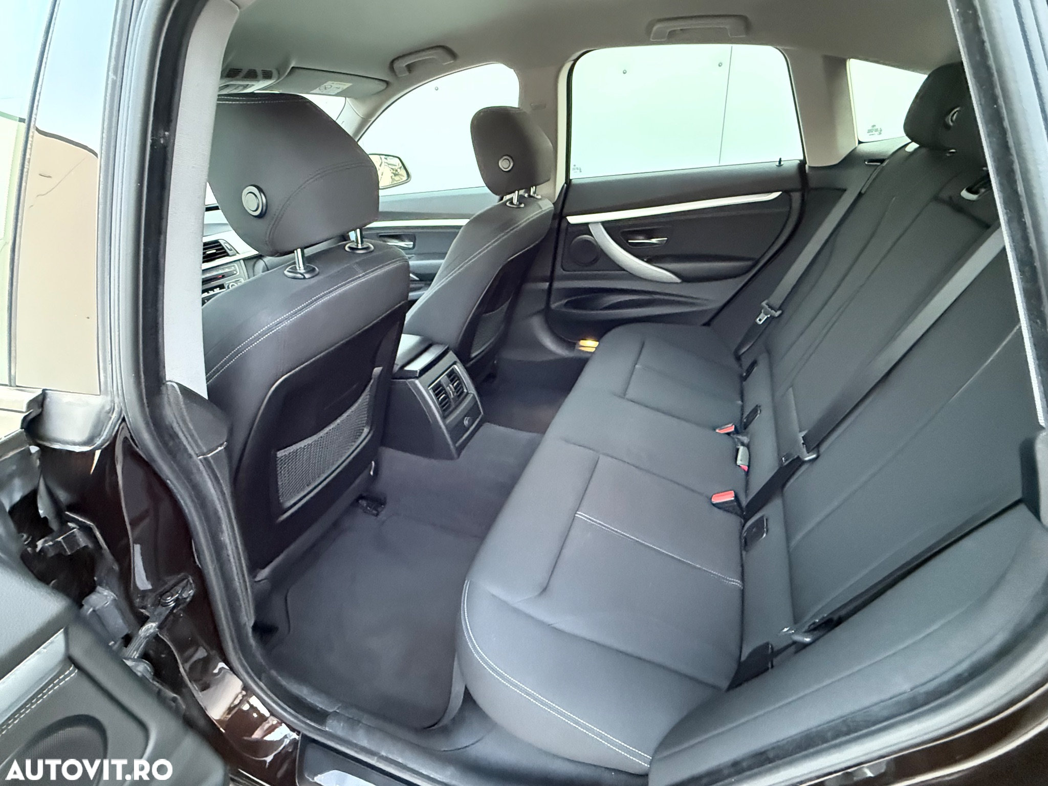 BMW Seria 3 320d Sport Line - 13