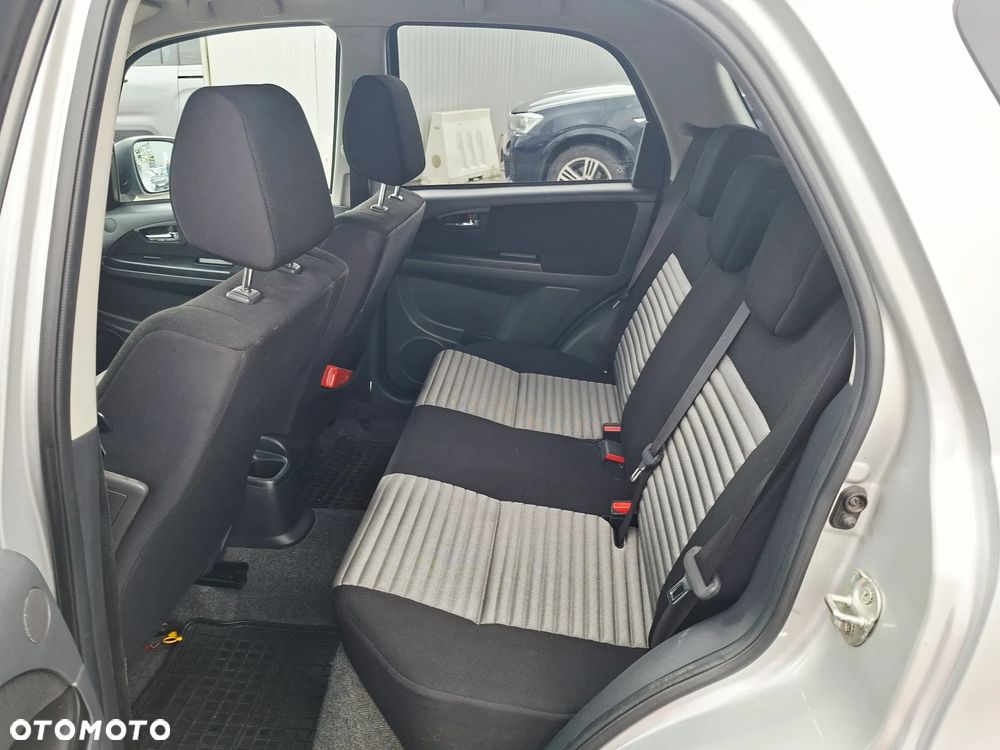 Suzuki SX4 1.6 Comfort - 14