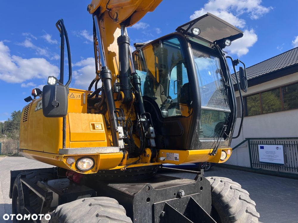 JCB JS 145W - 18