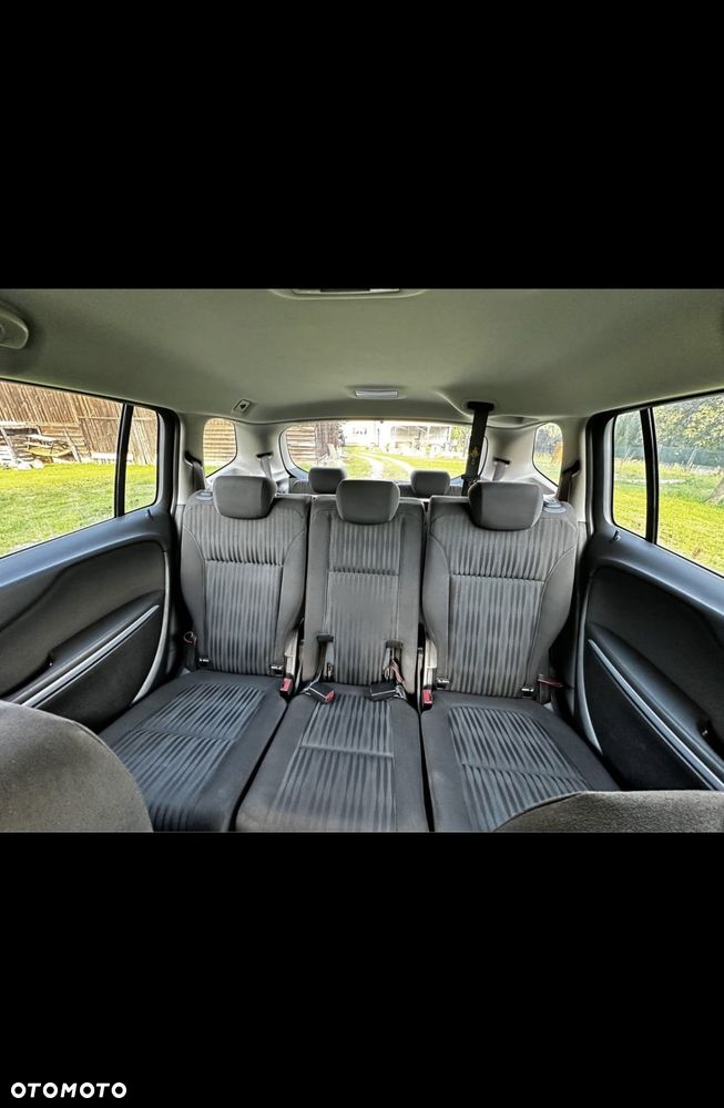 Opel Zafira - 10