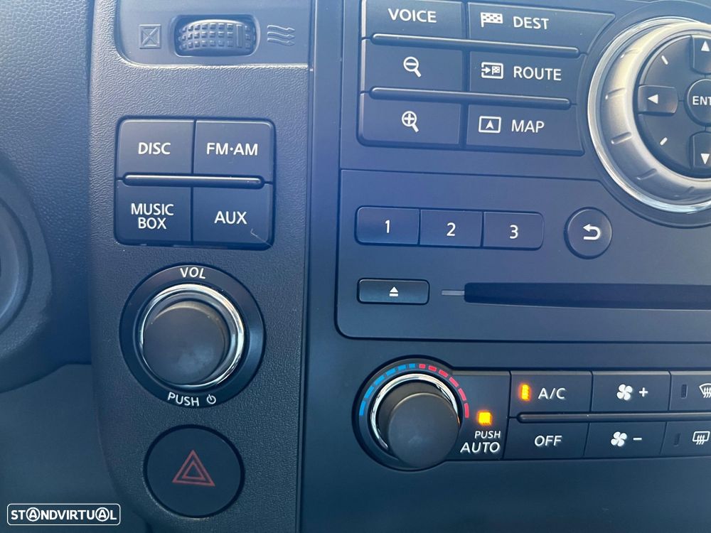 Nissan Navara 3.0 dCi V6 CD LE AT 4WD - 36
