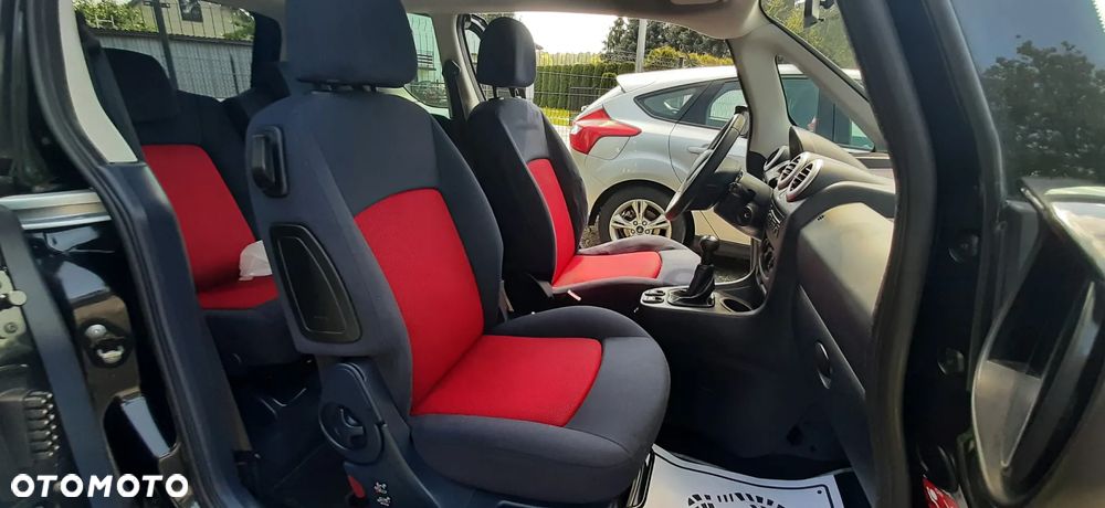 Peugeot 1007 - 34
