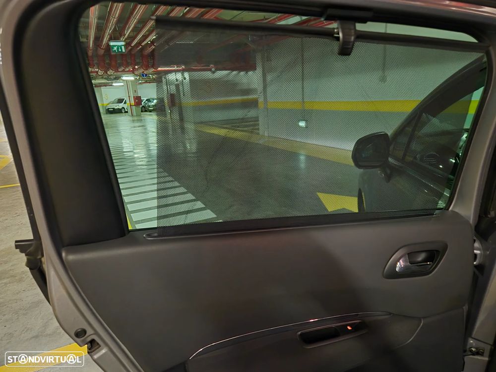 Peugeot 5008 1.6 HDi 7L Allure - 35