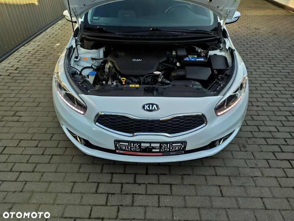 Kia Ceed 1.6 GDI L Business Line DCT - 12