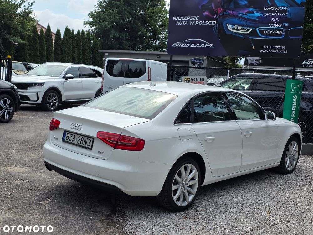 Audi A4 Limousine - 9
