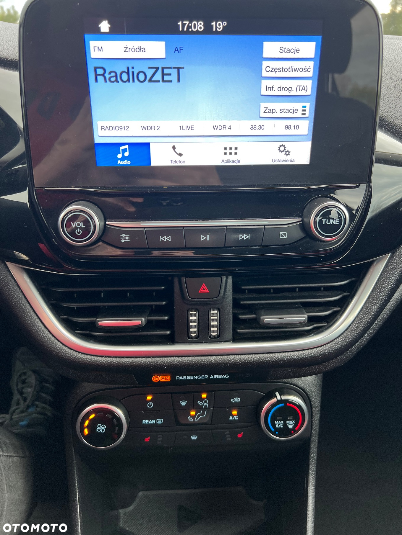Ford Fiesta 1.0 EcoBoost S&S COOL&CONNECT - 14