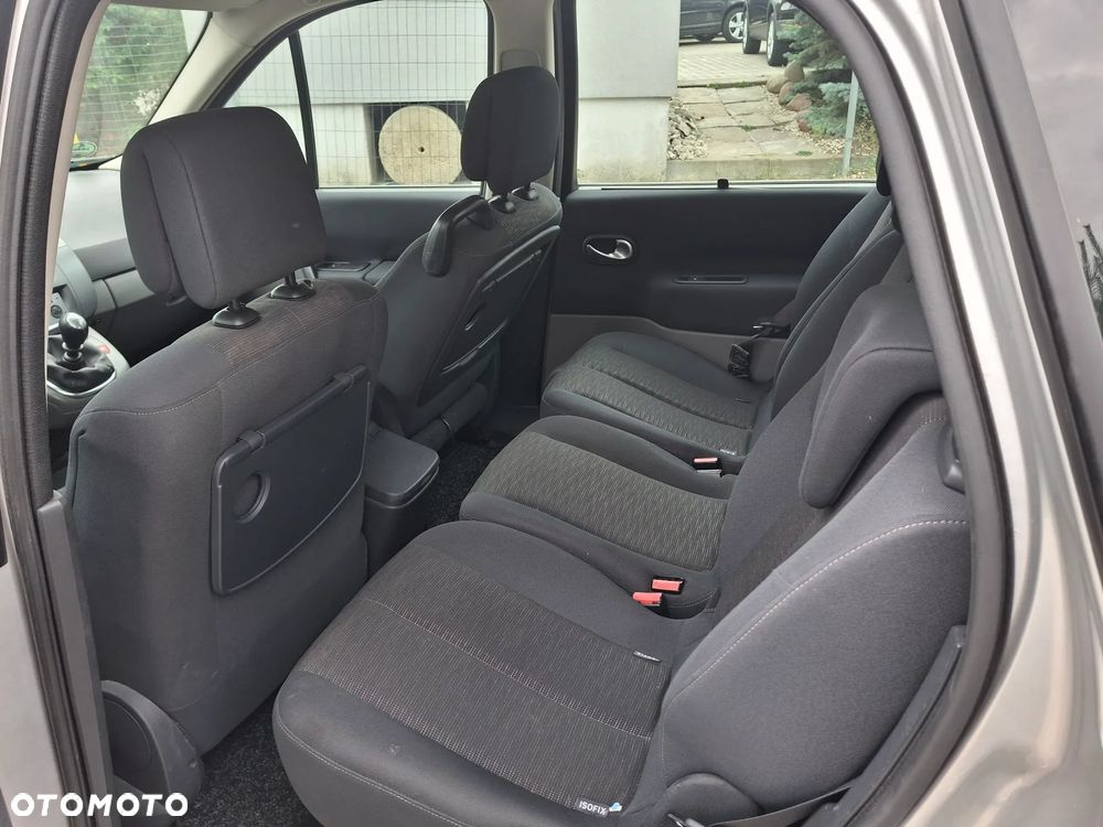 Renault Scenic 1.6 16V Confort Privilege - 13