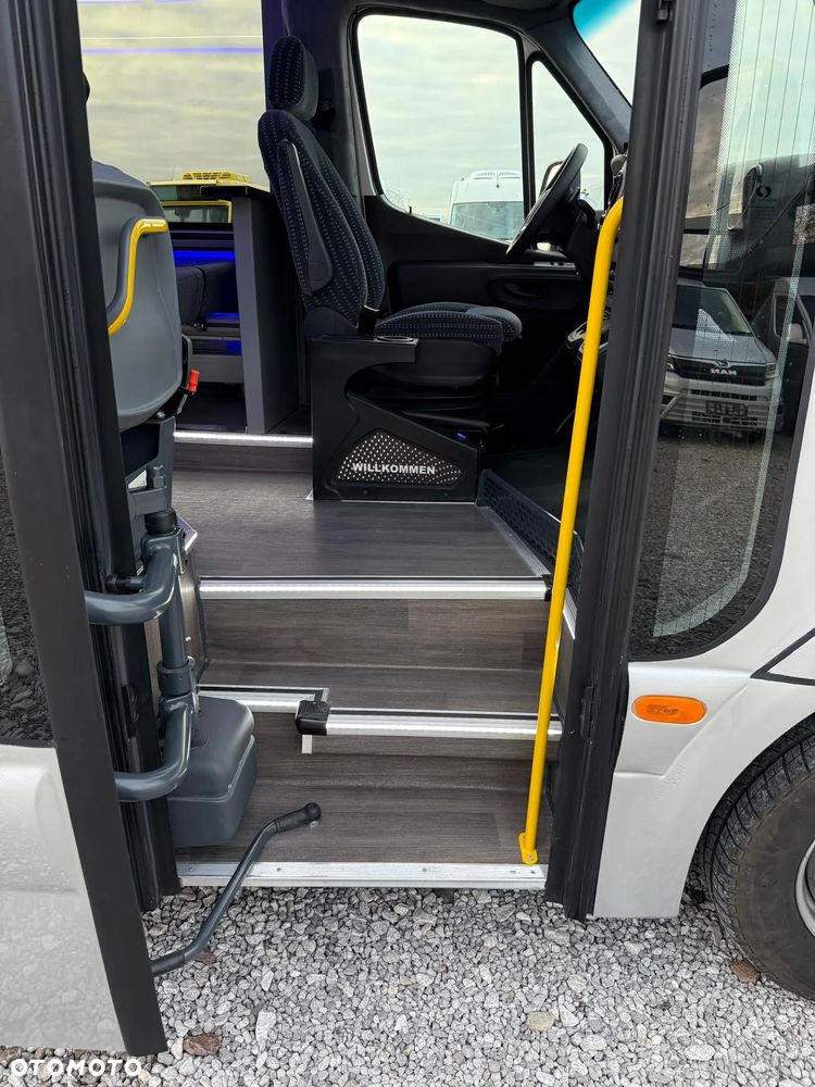 Mercedes-Benz Sprinter 519 - 13