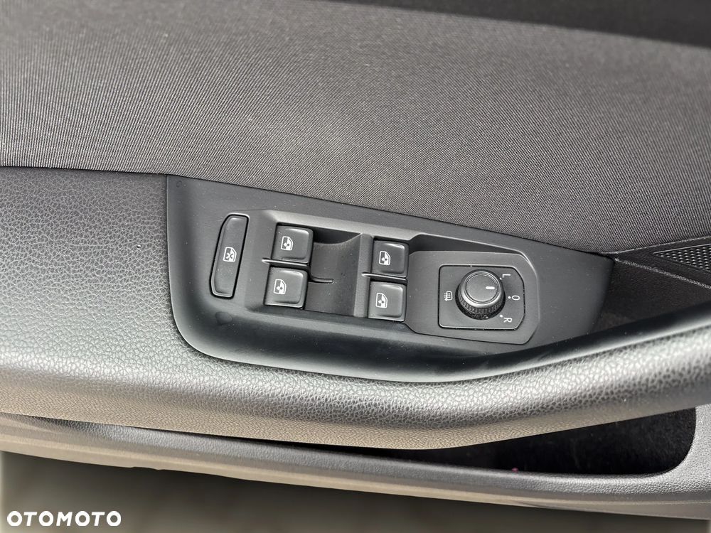 Volkswagen Passat Variant 2.0 TDI EVO Business DSG - 24