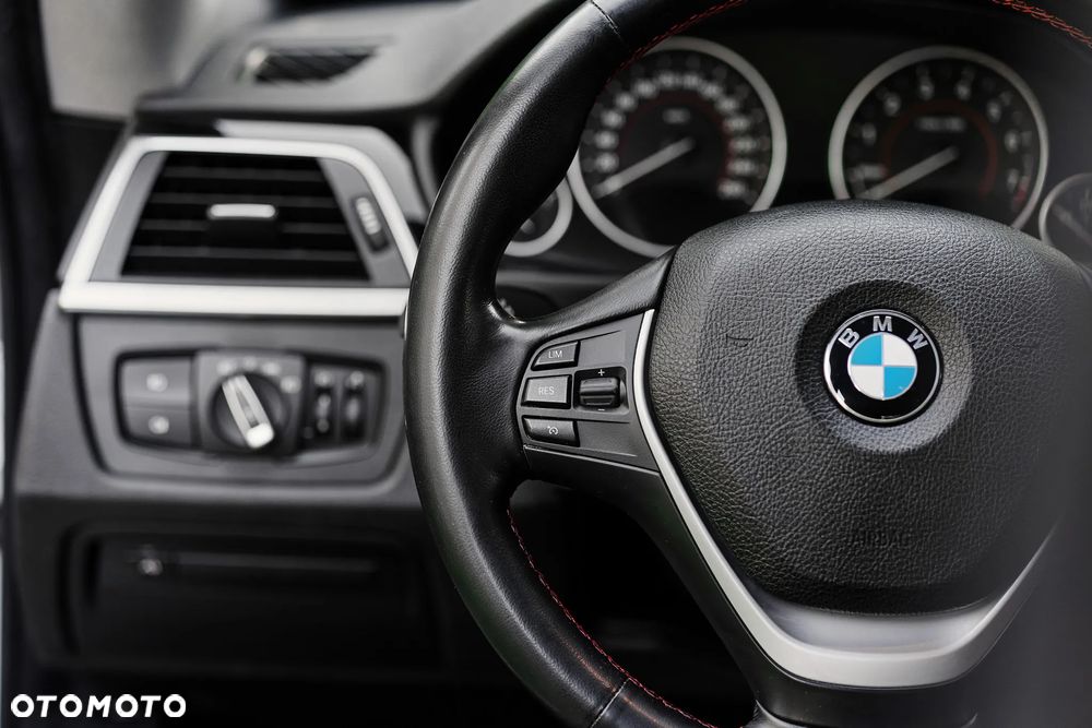 BMW 3GT 320i GPF Sport Line - 12