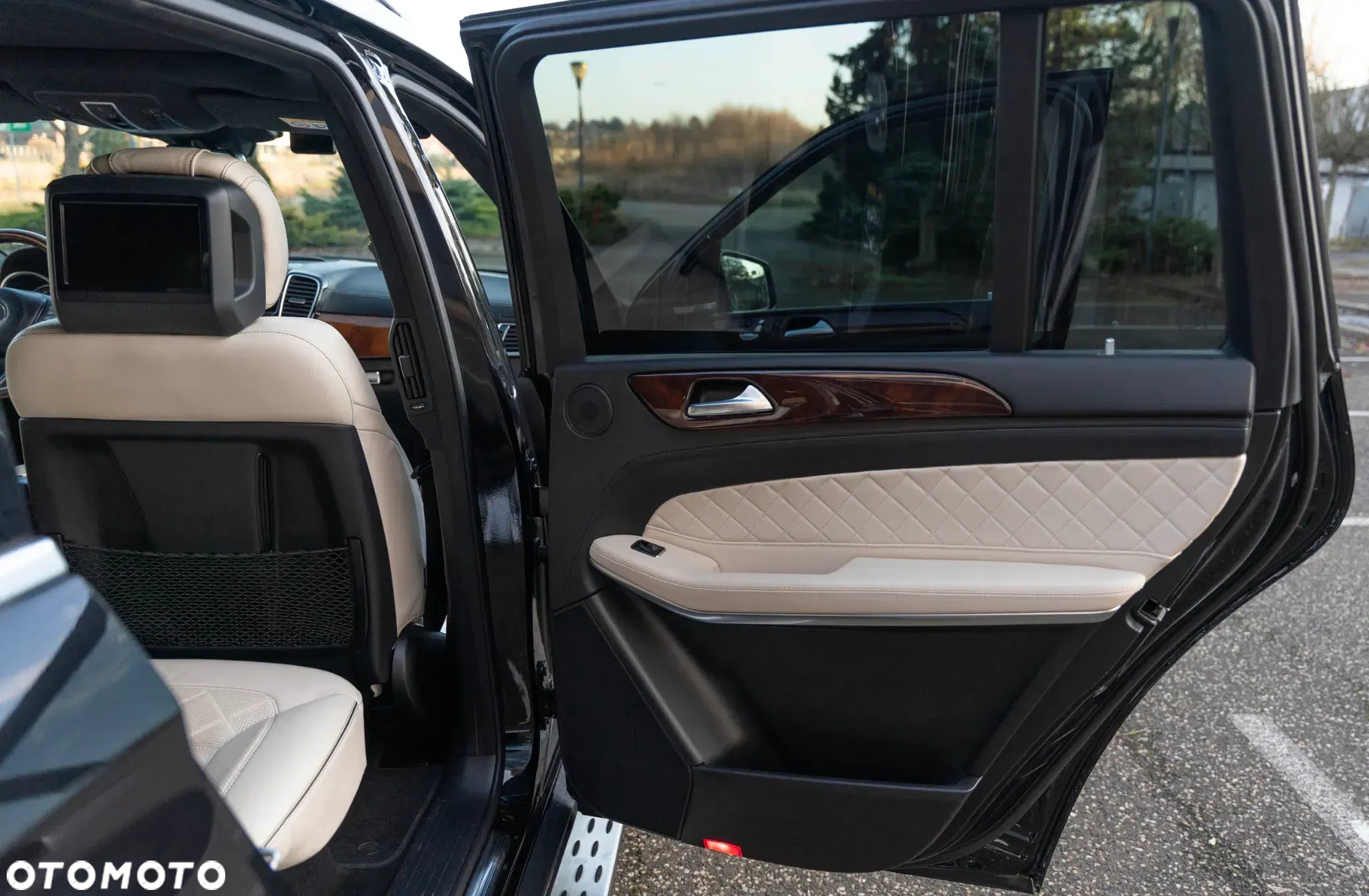 Mercedes-Benz GLS - 19