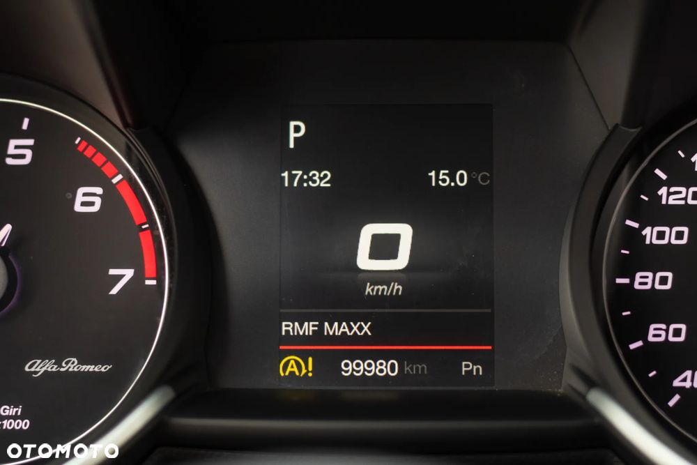 Alfa Romeo Giulia 2.0 Turbo Veloce - 11