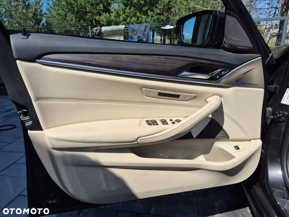 BMW Seria 5 520d Efficient Dynamics Sport Line sport - 4