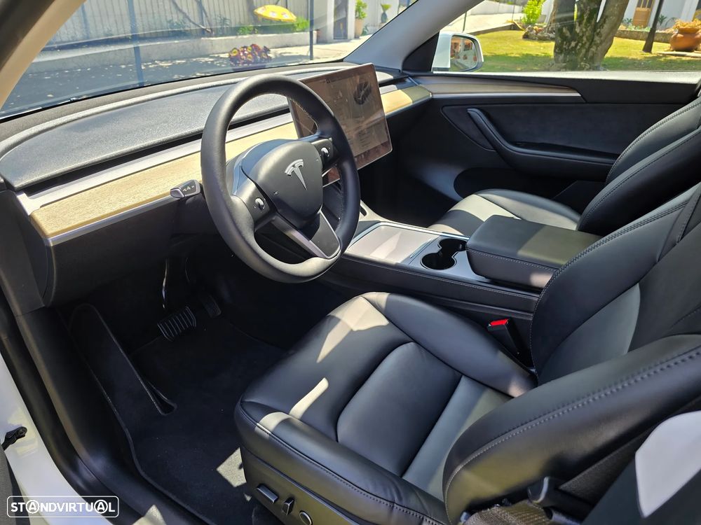 Tesla Model Y RWD - 10
