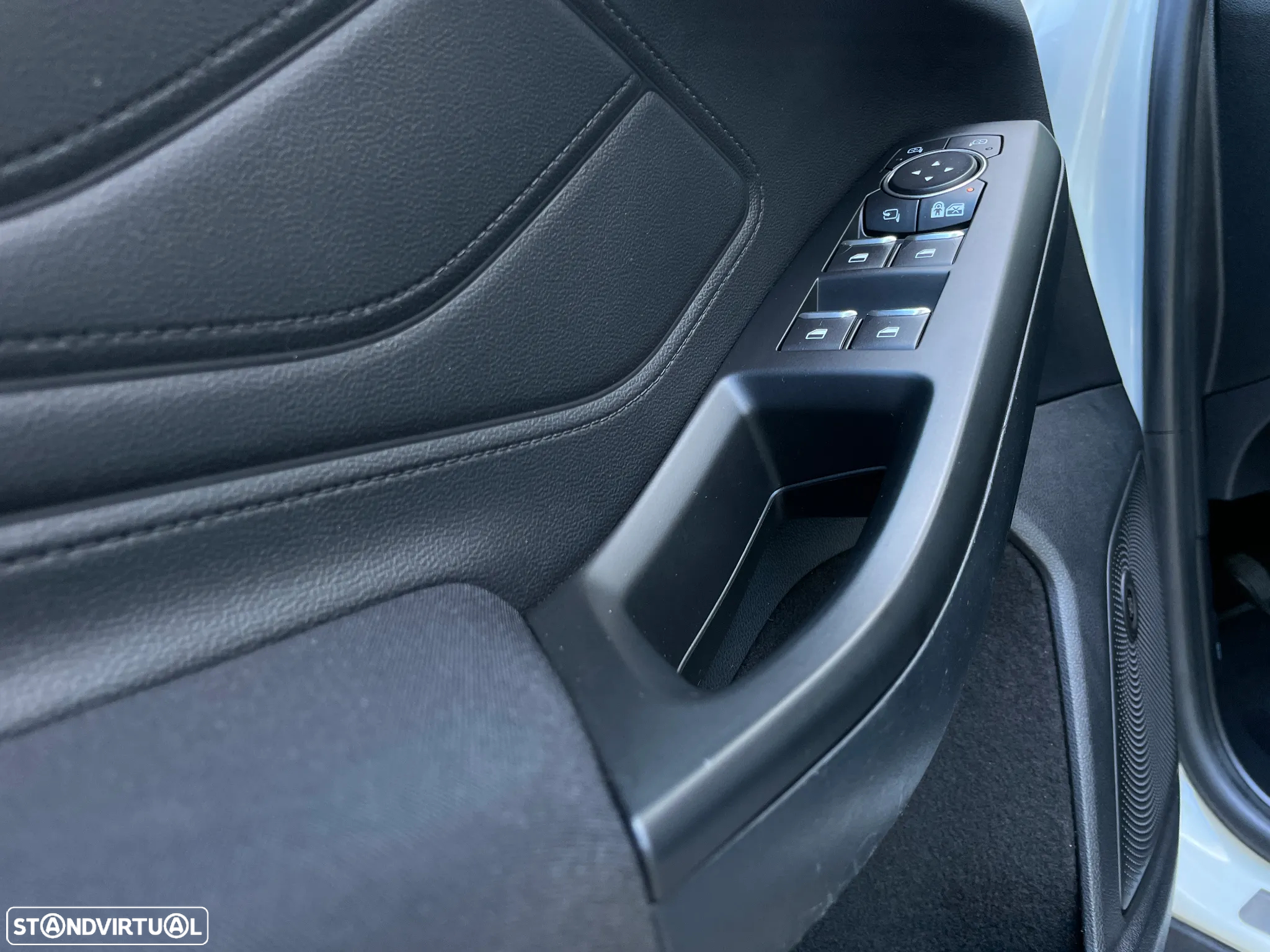 Ford Focus 1.0 EcoBoost Active - 20