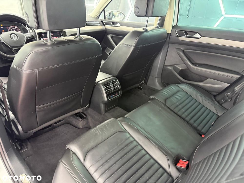 Volkswagen Passat Alltrack 2.0 TDI SCR 4Motion DSG - 26