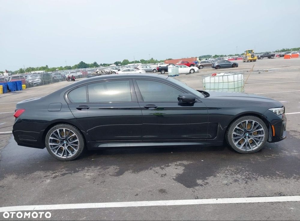 BMW Seria 7 - 8