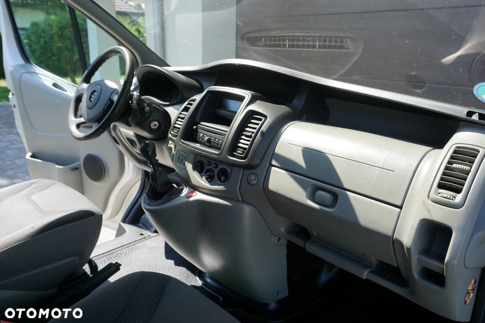 Opel Vivaro - 25
