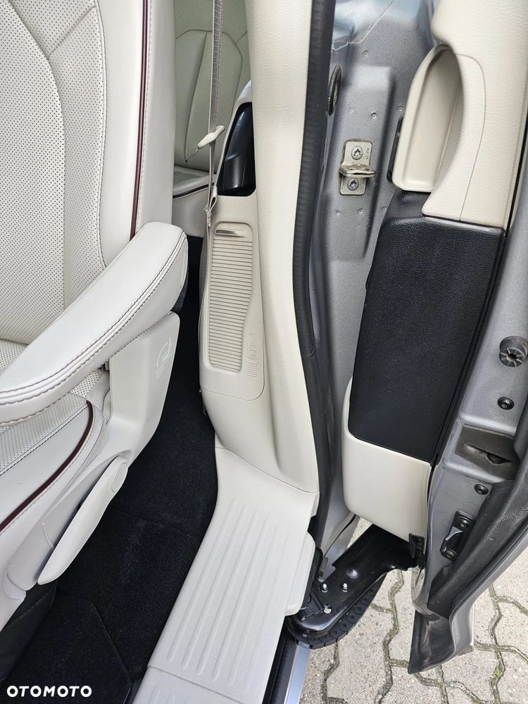 Chrysler Pacifica - 16