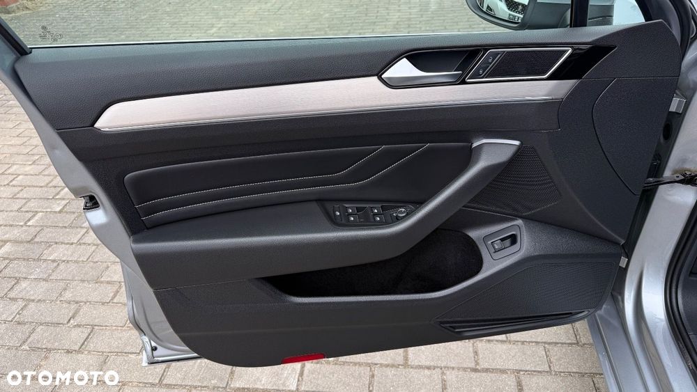 Volkswagen Passat - 23