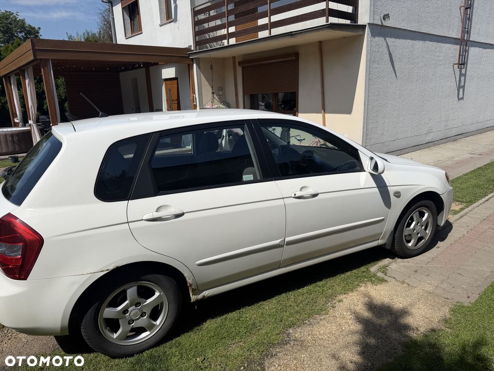 Kia Cerato 1.6 LX - 4
