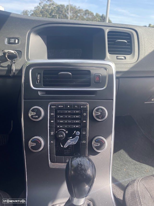 Volvo V60 1.6 D2 Drive Momentum Start/Stop - 10