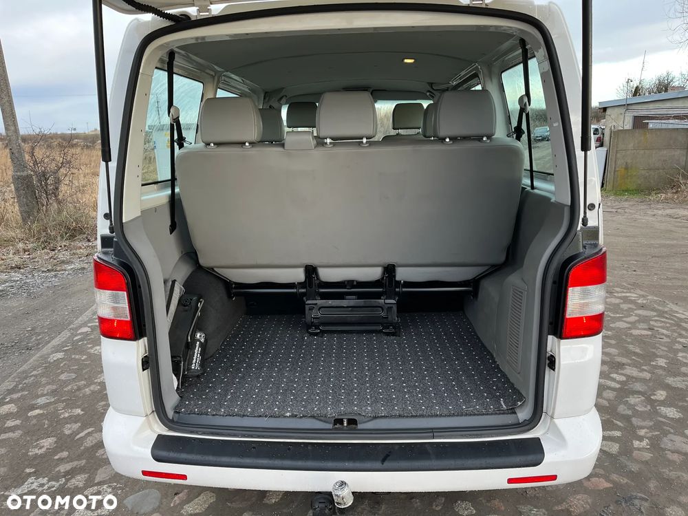 Volkswagen Caravelle - 15