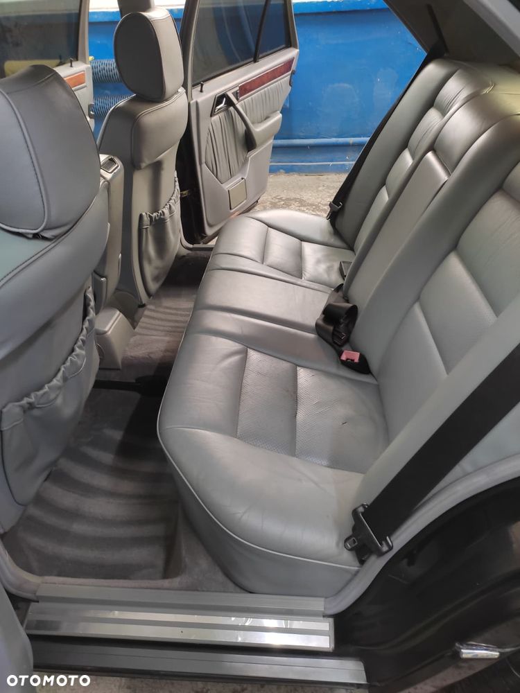 Mercedes-Benz Klasa E 420 - 20