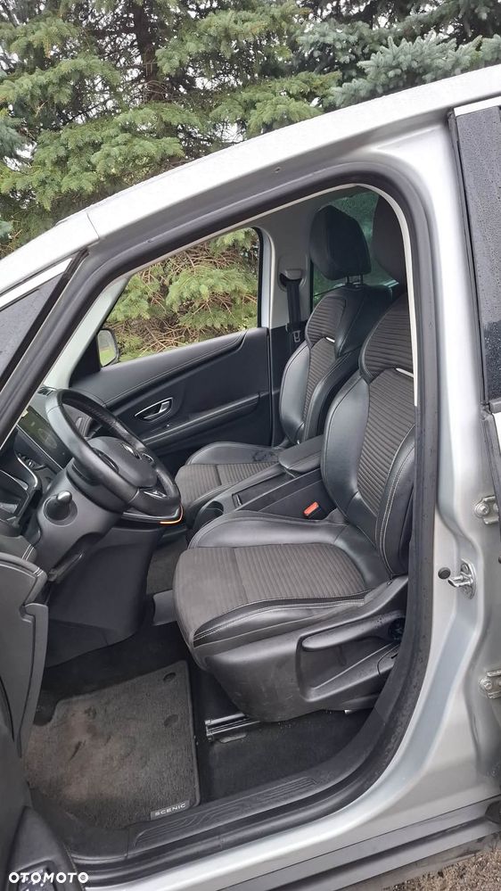 Renault Grand Scenic - 31
