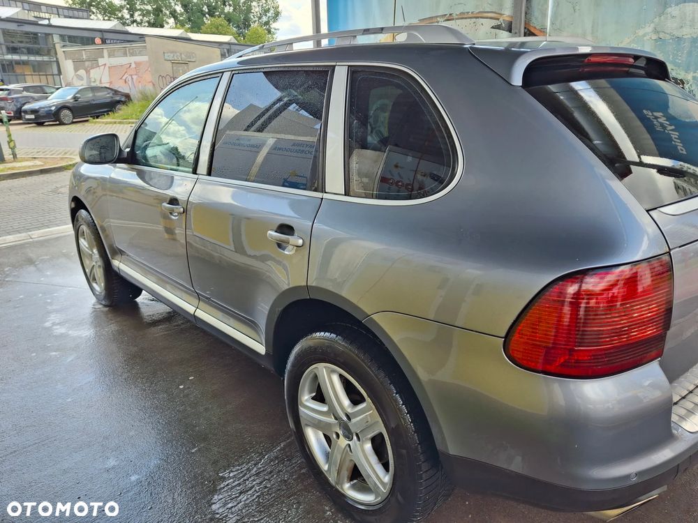 Porsche Cayenne - 6