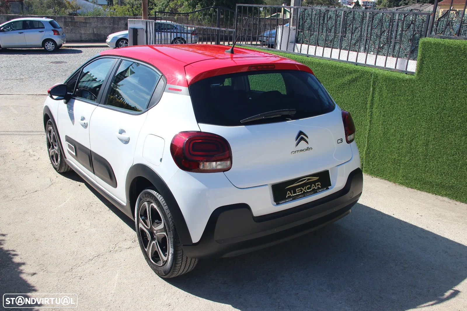 Citroën C3 1.2 PureTech Shine - 4