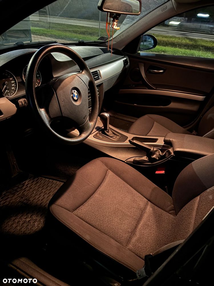 BMW Seria 3 320i - 8