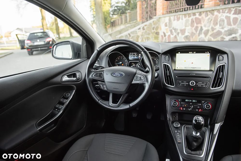 Ford Focus SW - 28