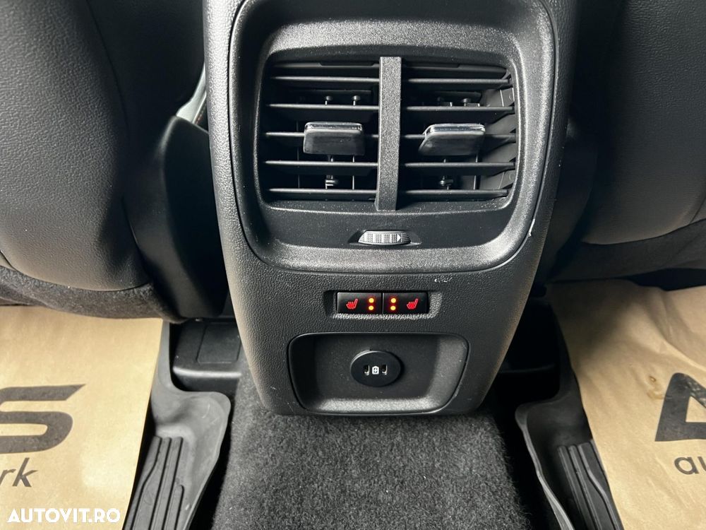 Ford Kuga 2.5 Duratec FHEV FWD ST Line - 28