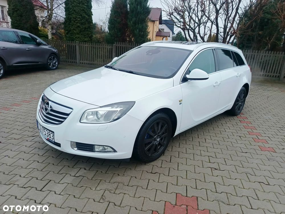 Opel Insignia 2.0 T SportsTourer 4x4 ecoFLEX Start/Stop Design Edition - 2