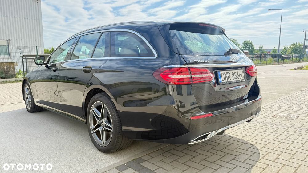 Mercedes-Benz Klasa E 300 de 4Matic 9G-TRONIC AMG Line - 40
