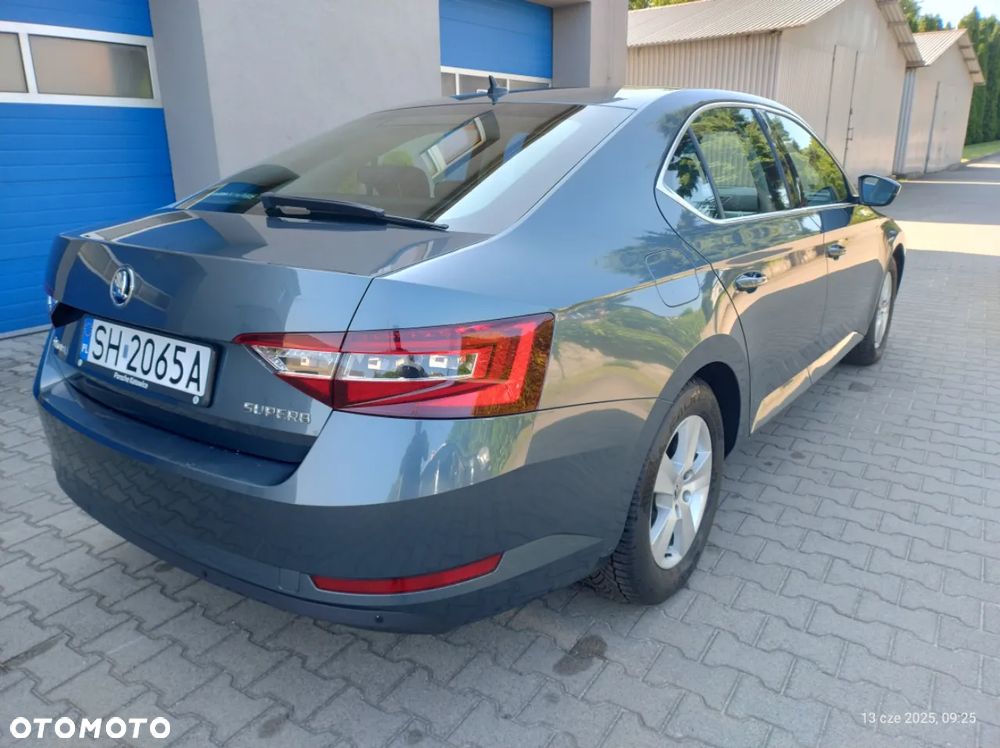 Skoda Superb 2.0 TDI Ambition - 4