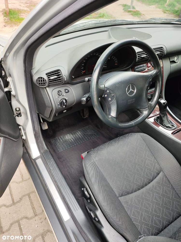 Mercedes-Benz Klasa C 220 CDI Elegance - 16