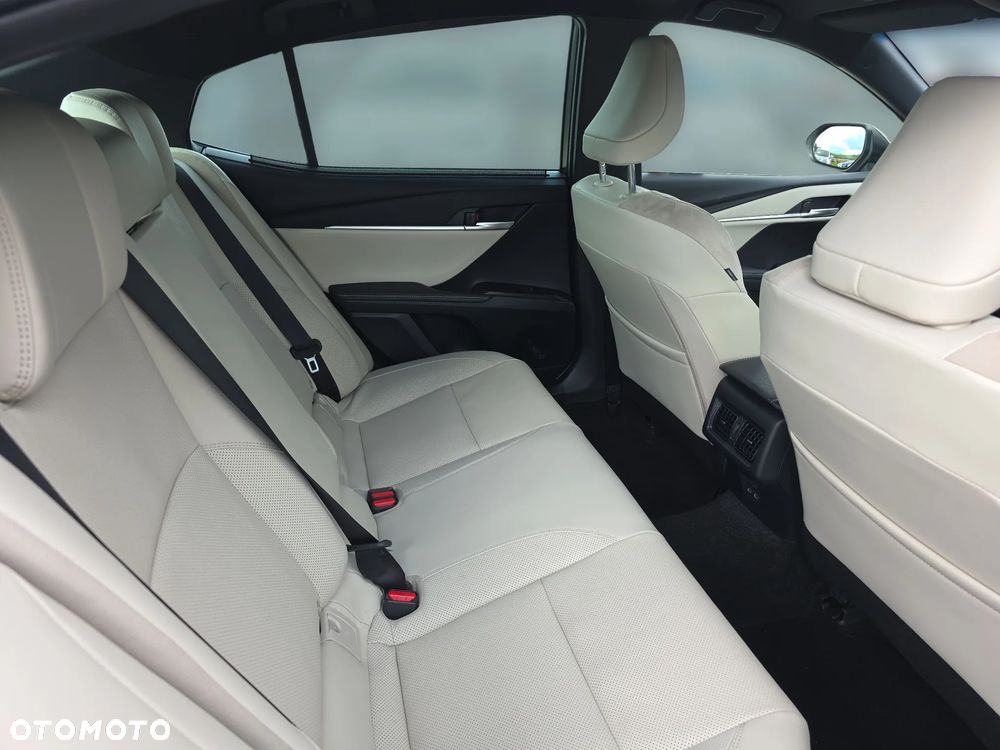 Toyota Camry 2.5 Hybrid Dynamic Force Executive e-CVT - 23