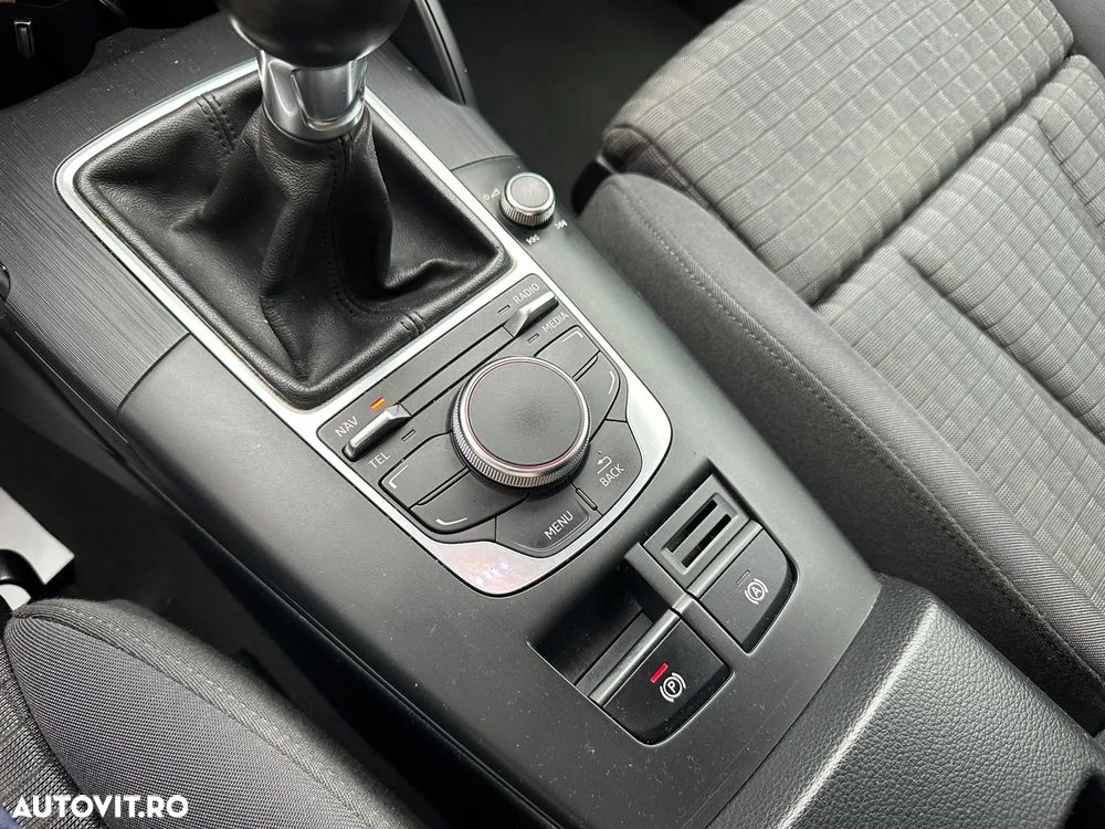 Audi A3 Sportback 1.6 TDI - 10