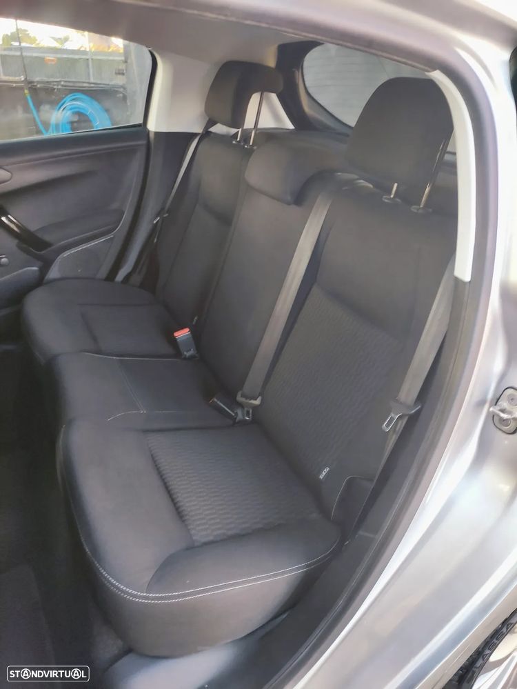 Peugeot 208 1.2 VTi SE Style - 21