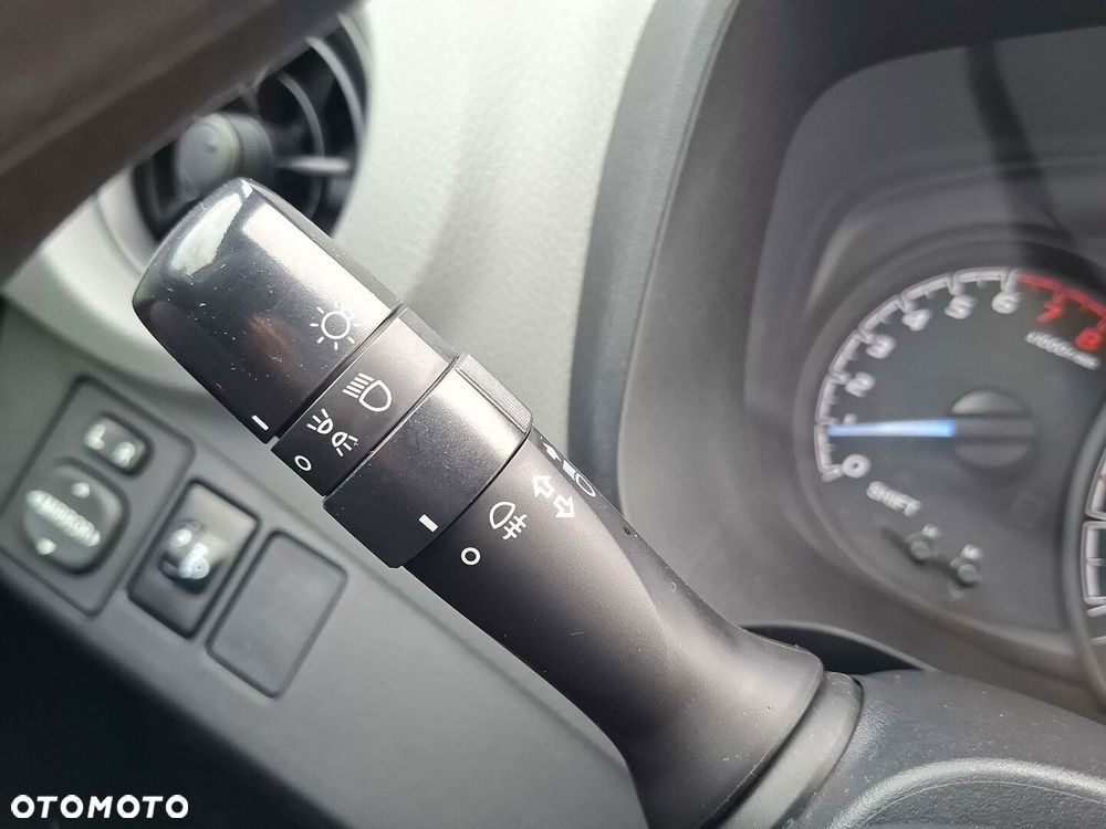 Toyota Yaris 1.0 Active EU6 - 21