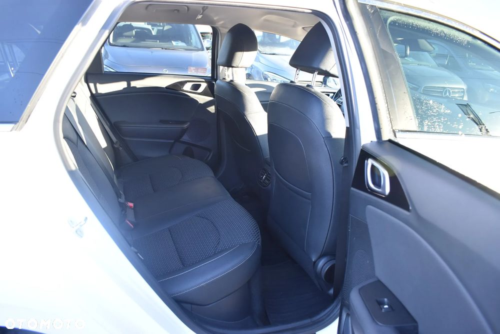 Kia Ceed 1.6 GDI PHEV L DCT - 15