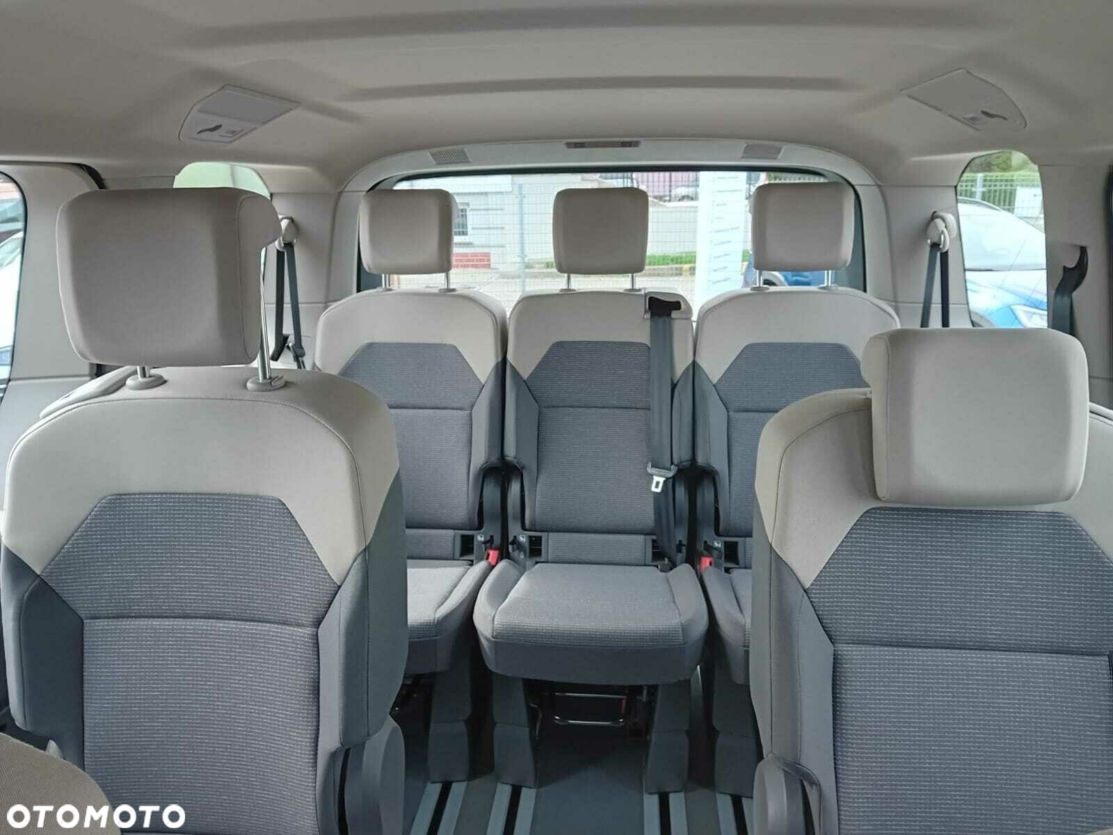 Volkswagen Multivan - 15