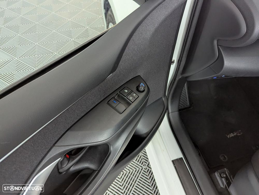 Toyota Yaris 1.5 VVT-i Comfort - 24